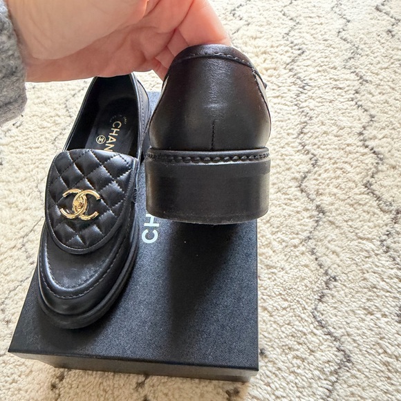 CHANEL Black and Gold Quilted Loafers - Picture 6 of 14